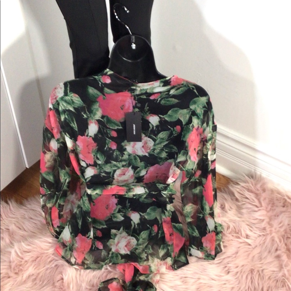 Floral wrap blouse - Picture 5 of 9